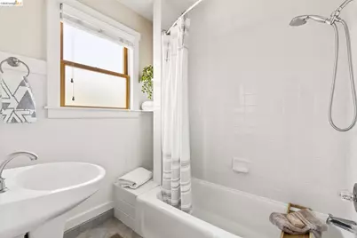 2434 Wilbur St, Oakland, CA 94602 - Photo 28