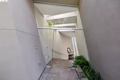 6343 Skyline Blvd, Oakland, CA 94611 - Photo 4