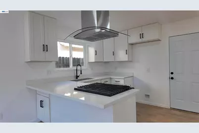 7340 Salazar Dr, North Highlands, CA 95660 - Photo 8