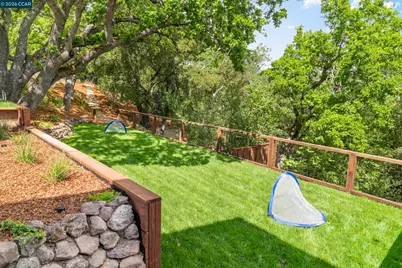 1059 Lizann Dr, Lafayette, CA 94549 - Photo 46