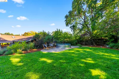 447 Cumberland Dr, Pleasant Hill, CA 94523 - Photo 64