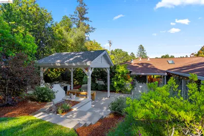 447 Cumberland Dr, Pleasant Hill, CA 94523 - Photo 66