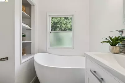 451 Taurus Ave, Oakland, CA 94611 - Photo 24