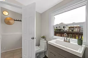 679 28th St, Oakland, CA 94608 - Photo 52