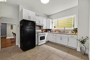 679 28th St, Oakland, CA 94608 - Photo 14