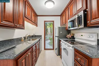 150 Sharene Ln #103, Walnut Creek, CA 94596 - Photo 2