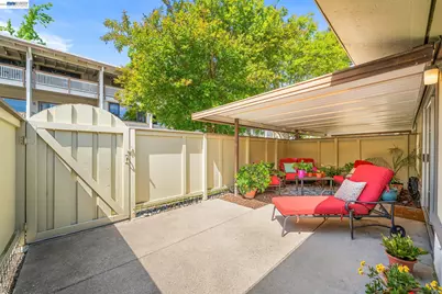 1101 Fairlawn Ct #4, Walnut Creek, CA 94595 - Photo 6