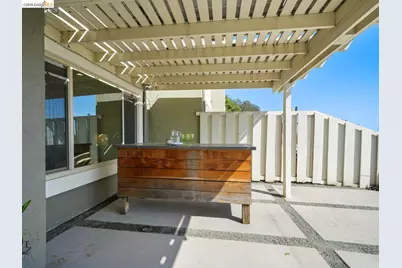 57 Thousand Oaks St, Oakland, CA 94605 - Photo 12