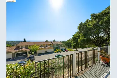 57 Thousand Oaks St, Oakland, CA 94605 - Photo 10