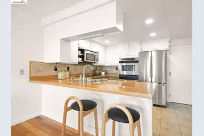 57 Thousand Oaks St, Oakland, CA 94605 - Photo 16