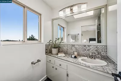 3203 Monterey Blvd, Oakland, CA 94602 - Photo 22