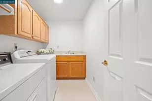 1254 Edgewater Ct, Walnut Creek, CA 94595 - Photo 30
