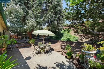 2259 Shasta Ct, Martinez, CA 94553 - Photo 22