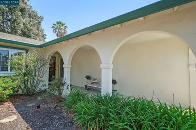 2259 Shasta Ct, Martinez, CA 94553 - Photo 4