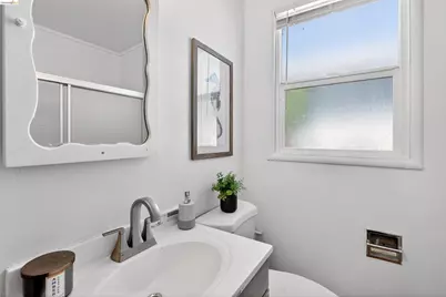 1137 Seminary Ave, Oakland, CA 94621 - Photo 10