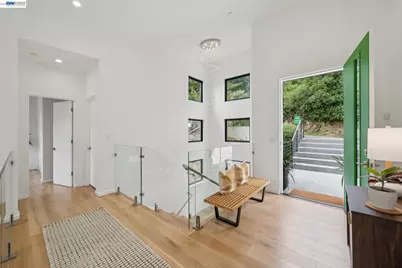 6874 Buckingham Boulevard, Berkeley, CA 94705 - Photo 12