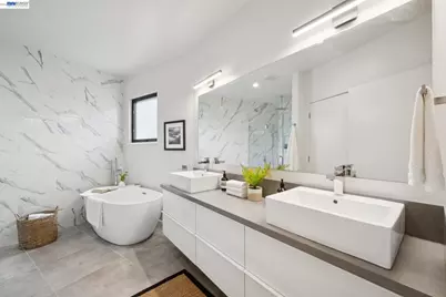 6874 Buckingham Boulevard, Berkeley, CA 94705 - Photo 36