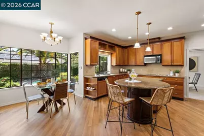 306 Maverick Ct, Lafayette, CA 94549 - Photo 8