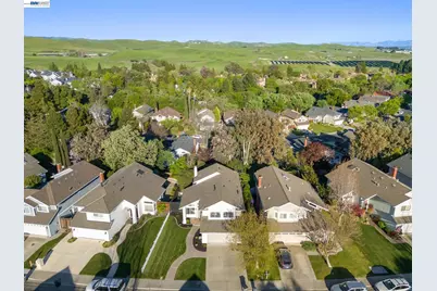 7921 Crossridge Dr, Dublin, CA 94568 - Photo 42