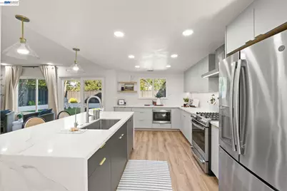 7921 Crossridge Dr, Dublin, CA 94568 - Photo 12