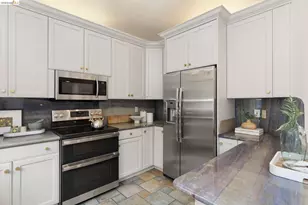 45 Schooner Hill, Oakland, CA 94618 - Photo 18