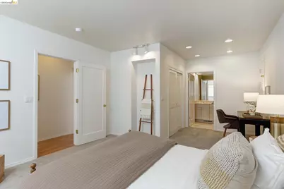 45 Schooner Hl, Oakland, CA 94618 - Photo 36