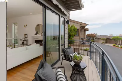 45 Schooner Hl, Oakland, CA 94618 - Photo 40