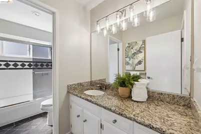 6643 Aitken Dr, Oakland, CA 94611 - Photo 14