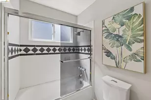 6643 Aitken Dr, Oakland, CA 94611 - Photo 16