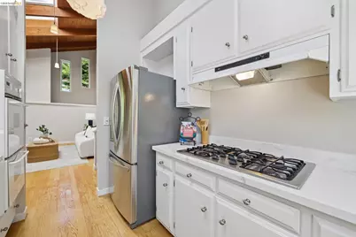 6643 Aitken Dr, Oakland, CA 94611 - Photo 10