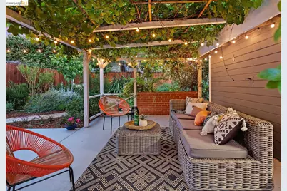 2736 Bartlett St, Oakland, CA 94602 - Photo 22