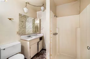 1528 International Blvd, Oakland, CA 94606 - Photo 20