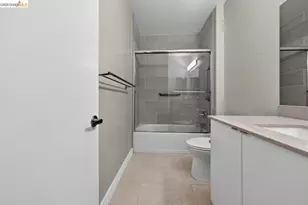 91 Schooner Ct, Richmond, CA 94804 - Photo 18