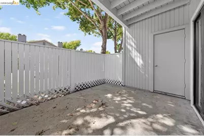 91 Schooner Ct, Richmond, CA 94804 - Photo 20