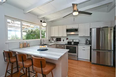5239 Katrina Ct, Castro Valley, CA 94546 - Photo 16