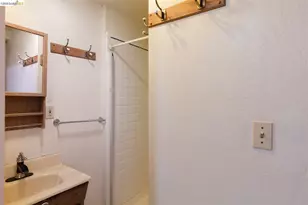 114 5th St, San Jose, CA 95112 - Photo 16