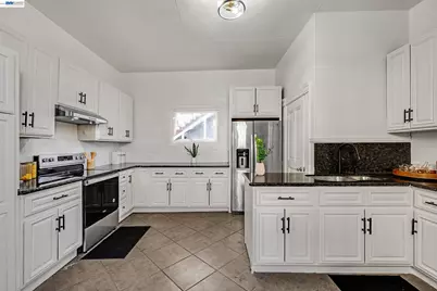 2248 22nd St, Oakland, CA 94606 - Photo 8