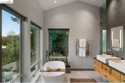 12131 Skyline Blvd, Oakland, CA 94619 - Photo 34