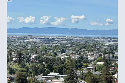 6338 Buena Ventura Ave, Oakland, CA 94605 - Photo 2