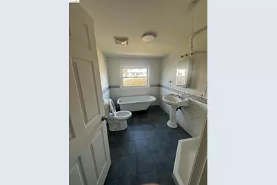 2423 Market St, Oakland, CA 94607 - Photo 10