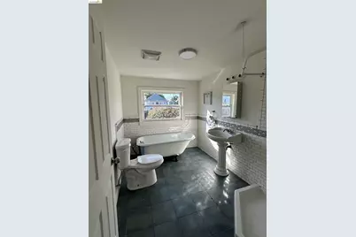 2423 Market St, Oakland, CA 94607 - Photo 16