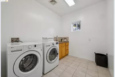 6929 Bristol Dr, Berkeley, CA 94705 - Photo 44