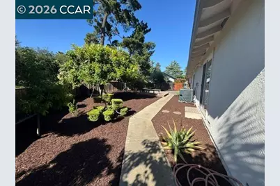 1671 Dugan Ct, Concord, CA 94521 - Photo 8