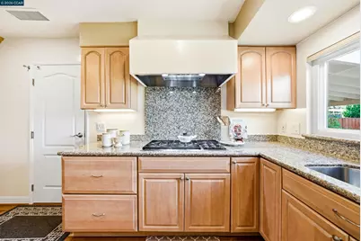 5181 Greenmeadow Dr, Concord, CA 94521 - Photo 36