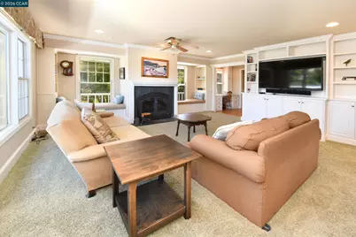 84 Quail Ln, Martinez, CA 94553 - Photo 16