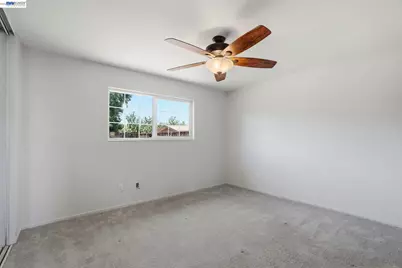 1087 Jensen Dr, Pittsburg, CA 94565 - Photo 12