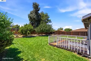 1087 Jensen Dr, Pittsburg, CA 94565 - Photo 18