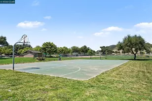 2042 Lost Lake Pl, Martinez, CA 94553 - Photo 24