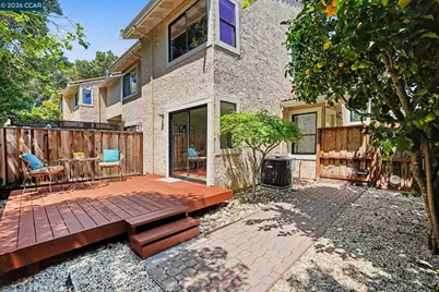 2042 Lost Lake Pl, Martinez, CA 94553 - Photo 16