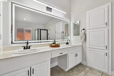 9020 Pembridge Dr, Elk Grove, CA 95624 - Photo 24